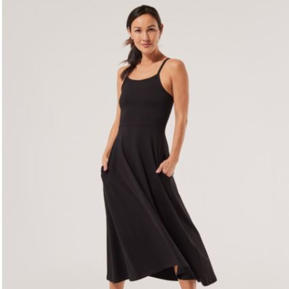 Pact Fit & Flare Strappy Midi Dress in Black M